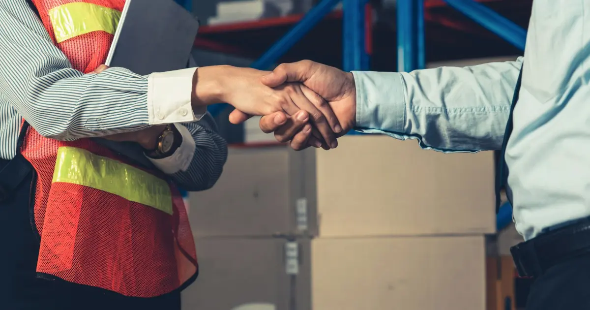 Arbeitnehmerüberlassung verbindet Unternehmen und Bewerber über einen Personaldienstleister